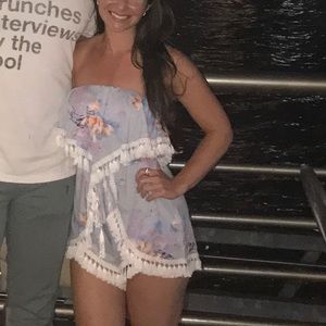 LIKE NEW Selfie Leslie Romper Size XS